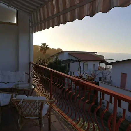 펜션 Cozy Holiday Home In Briatico Calabria With Private Beach 브리아티코