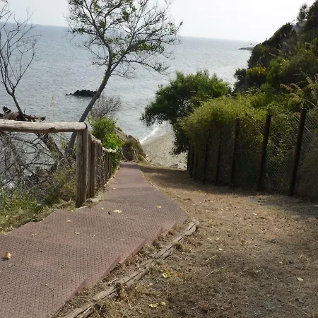 Cozy Holiday Home In Briatico Calabria With Private Beach *