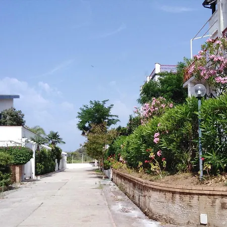 Cozy Holiday Home In Briatico Calabria With Private Beach *